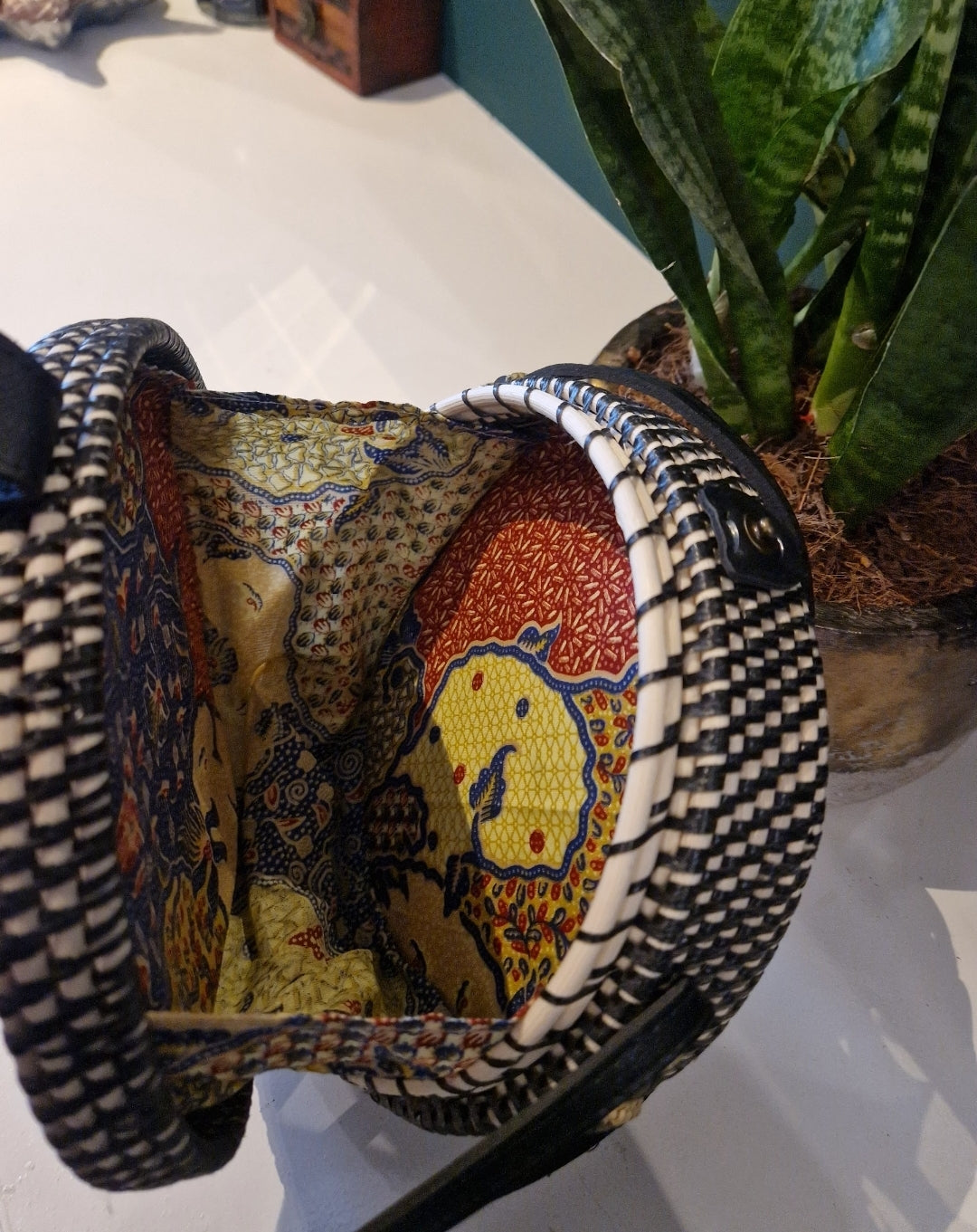 Hand made round rattan bag